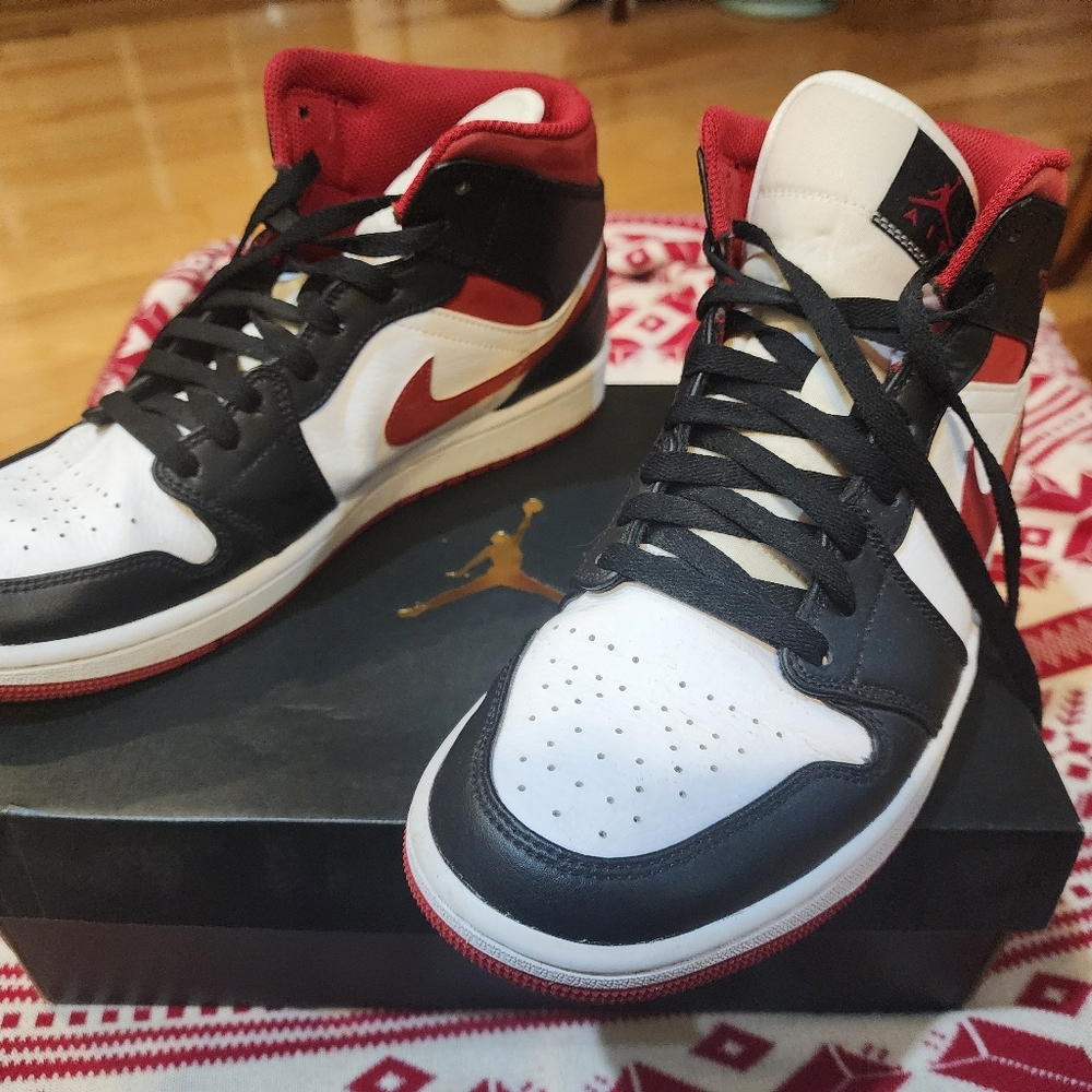 Nike Air Jordan 1 Mid